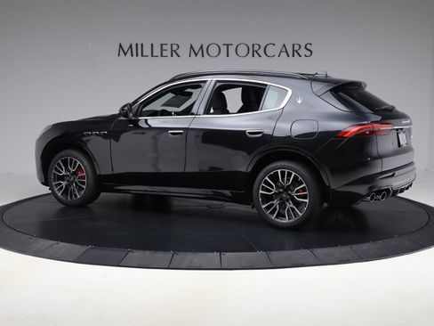 New 2025 Maserati Grecale GT image 4