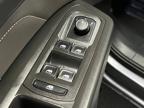 Used 2023 Volkswagen Atlas Cross Sport SE w/ Panoramic Sunroof Package AWD/4WD image 19