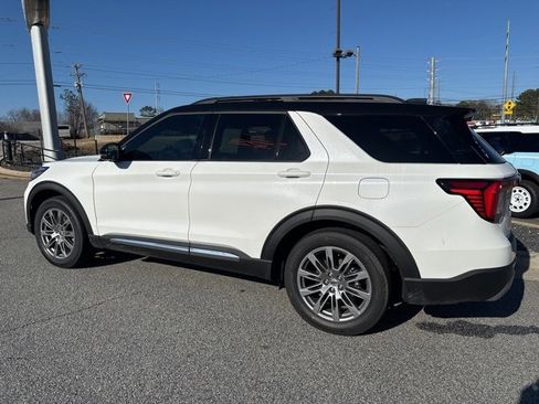 New 2026 Ford Explorer Platinum image 8