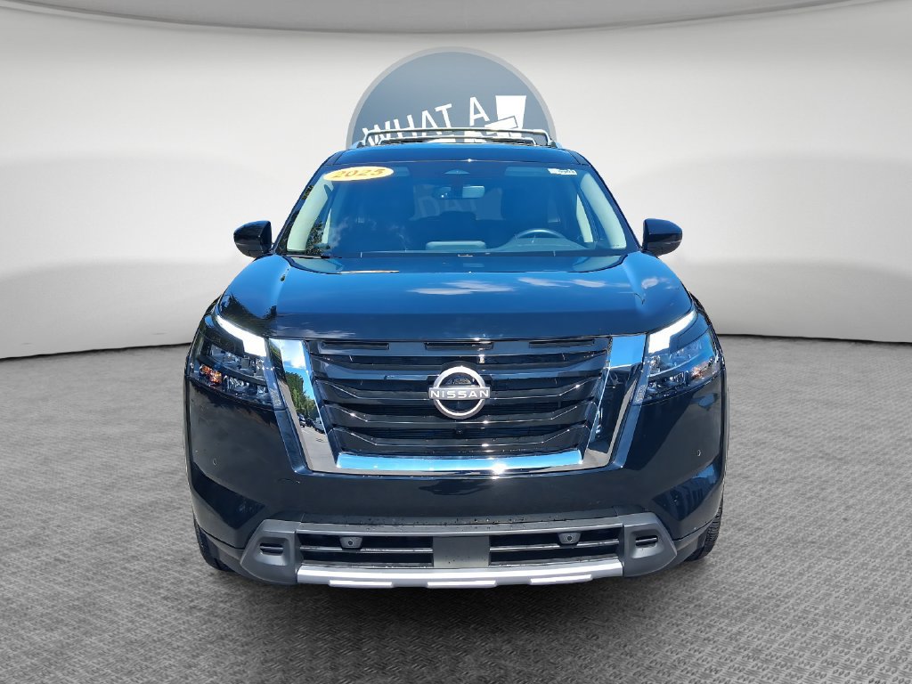 Used 2025 Nissan Pathfinder SL FWD image 9