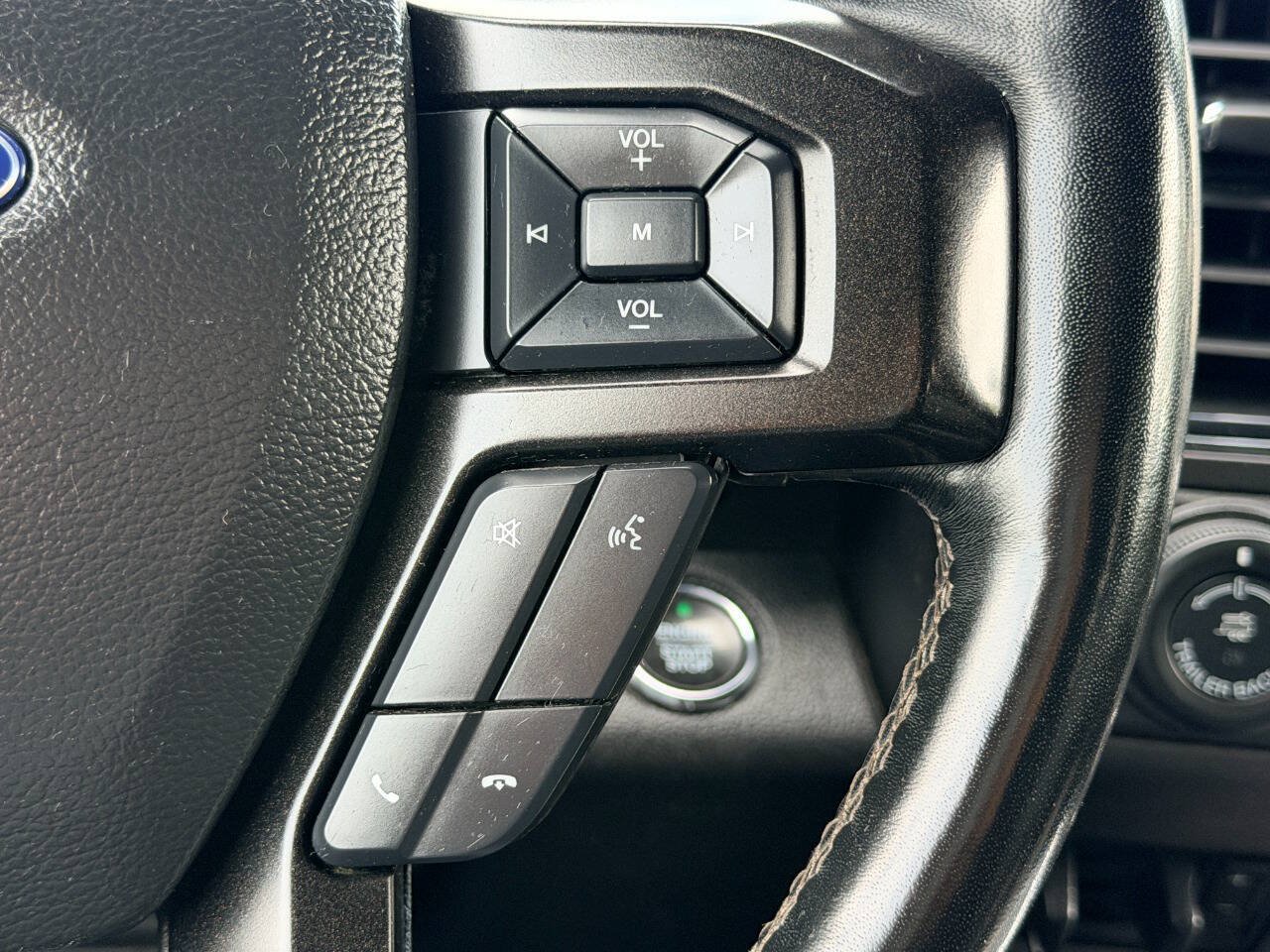 Used 2018 Ford Expedition Limited w/ Equipment Group 301A AWD/4WD image 32