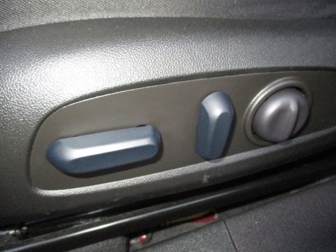 Used 2024 Chevrolet Malibu LT image 32