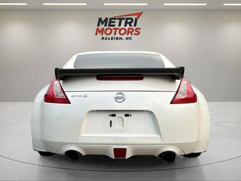 Used 2017 Nissan 370Z Touring image 6