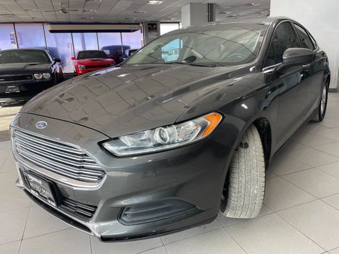 Used 2016 Ford Fusion S image 3