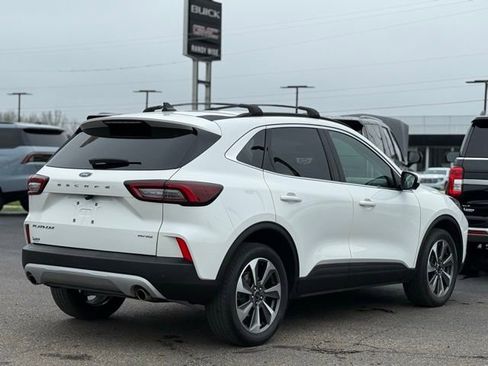 Used 2023 Ford Escape Platinum AWD/4WD image 39