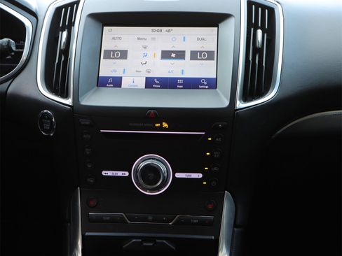 Used 2019 Ford Edge Titanium w/ Cargo Accessory Package image 7