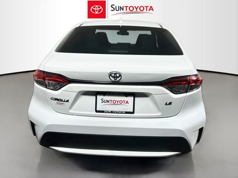Used 2020 Toyota Corolla LE FWD image 5