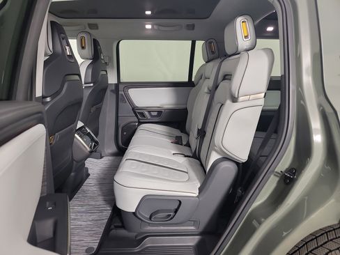 Used 2023 Rivian R1S Launch Edition image 21