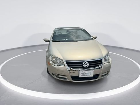 Used 2010 Volkswagen Eos Komfort FWD image 3