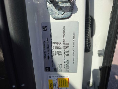 Used 2021 GMC Yukon XL SLT w/ SLT Premium Package image 44