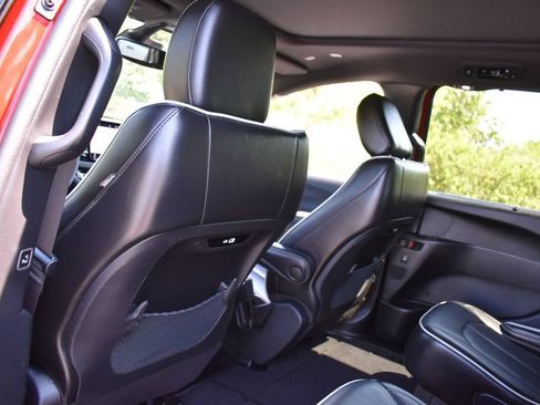 Certified 2025 Chrysler Pacifica Limited FWD image 24
