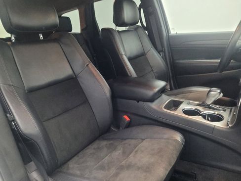 Used 2019 Jeep Grand Cherokee Altitude image 21