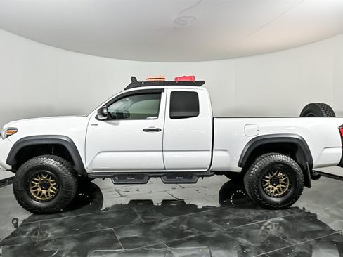 Used 2019 Toyota Tacoma SR w/ SX Package RWD image 6