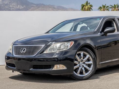 Used 2008 Lexus LS 460 RWD image 2