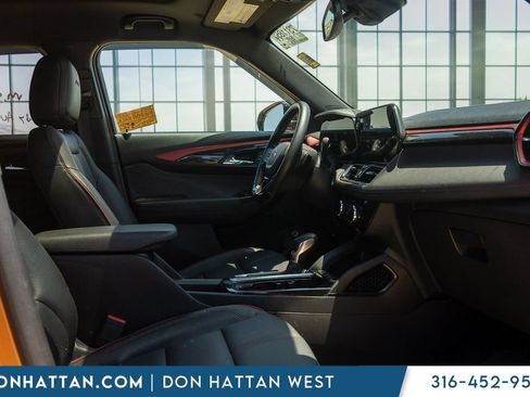 Used 2024 Chevrolet TrailBlazer RS w/ Convenience Package FWD image 24