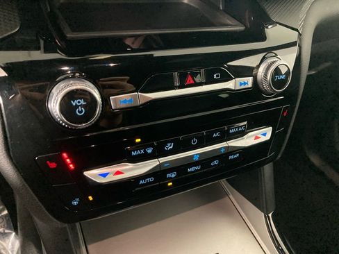 Certified 2023 Ford Explorer ST-Line image 9