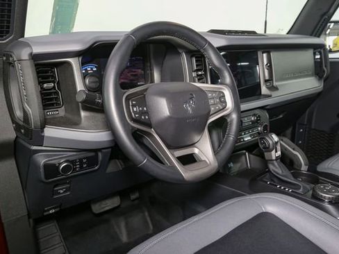Used 2024 Ford Bronco Big Bend w/ Sasquatch Package AWD/4WD image 18