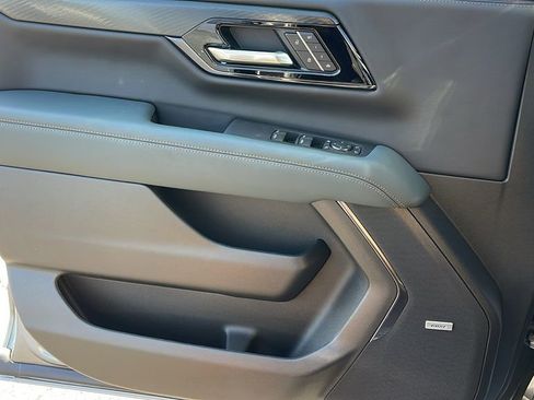 New 2026 GMC Yukon AT4 AWD/4WD image 23