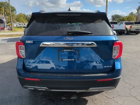 Certified 2022 Ford Explorer XLT w/ Equipment Group 202A AWD/4WD image 5