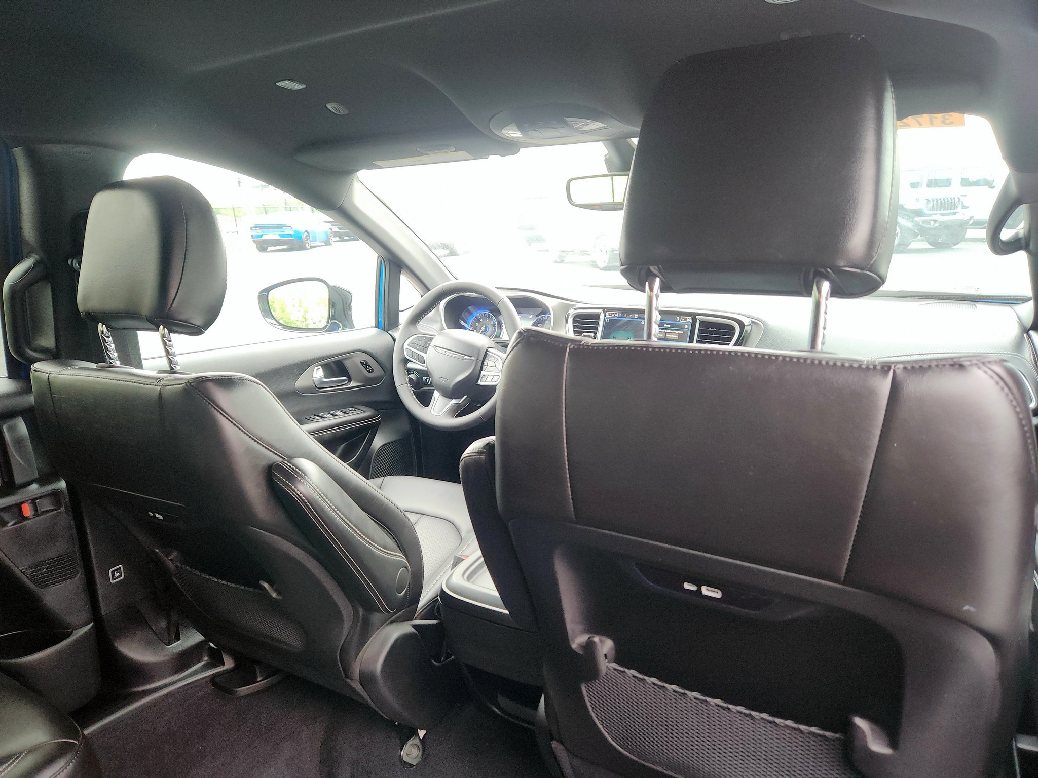 New 2027 Chrysler Pacifica Select FWD image 51