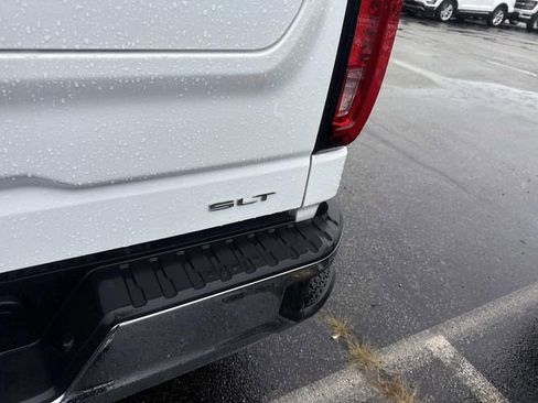 Used 2025 GMC Sierra 1500 SLT image 5