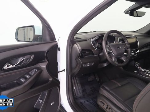 Used 2023 Chevrolet Traverse RS image 45