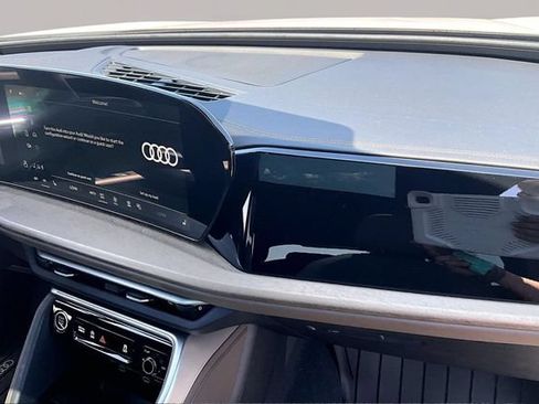 Used 2025 Audi Q5 Premium w/ Convenience Package AWD/4WD image 16
