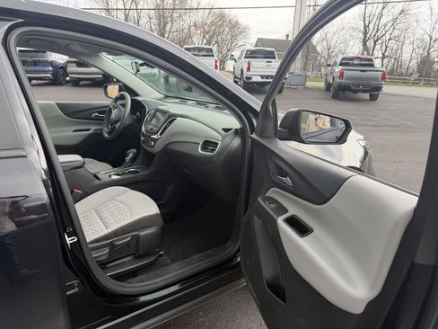 Used 2022 Chevrolet Equinox LS AWD/4WD image 19