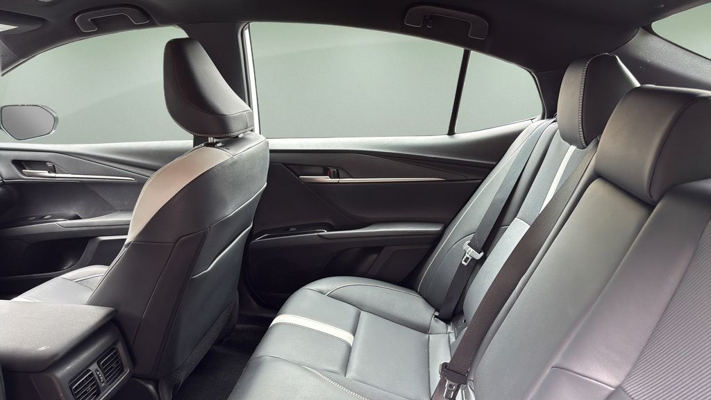 Used 2025 Toyota Camry SE FWD image 16