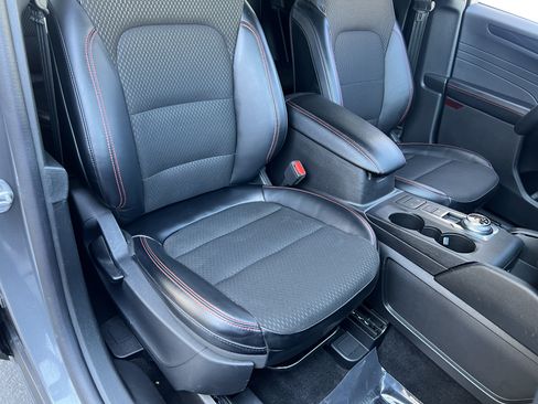 Used 2025 Ford Escape ST-Line Select AWD/4WD image 22