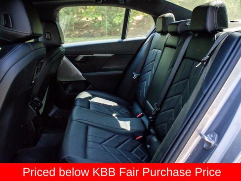 Used 2024 BMW 540i xDrive AWD/4WD image 12
