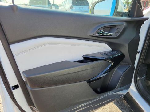 New 2026 Chevrolet Trax LT w/ Sunroof Package FWD image 6