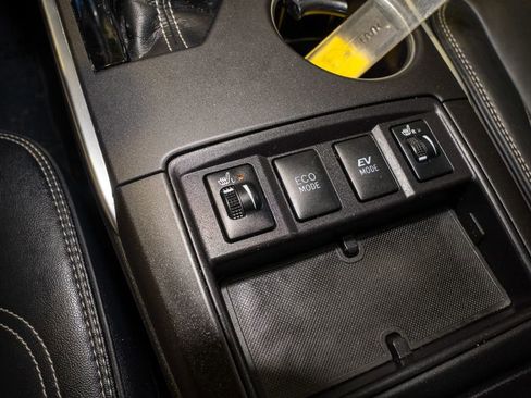 Used 2017 Toyota Camry XLE image 17