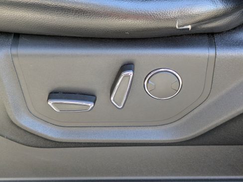 Used 2018 Ford F150 Lariat image 12