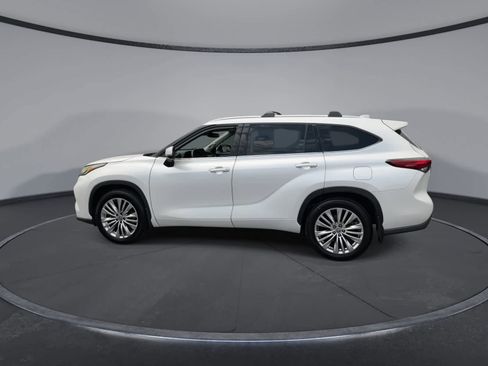 Used 2023 Toyota Highlander Platinum AWD/4WD image 5