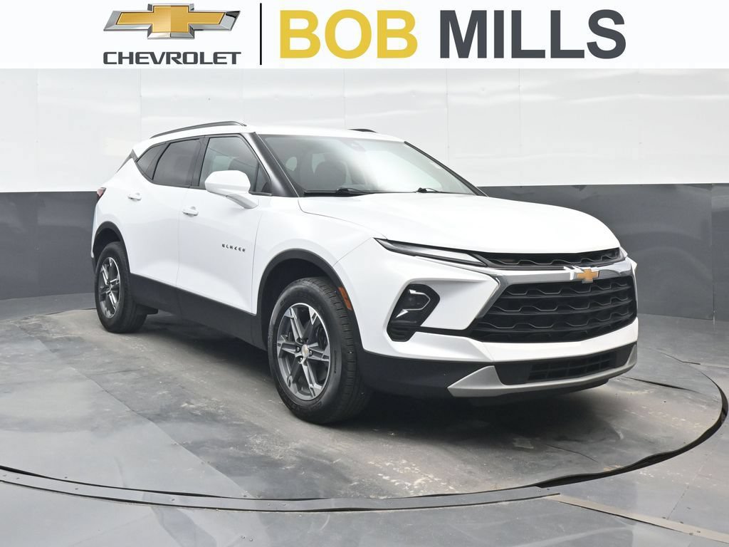 Used 2025 Chevrolet Blazer LT w/ Convenience Package FWD image 1