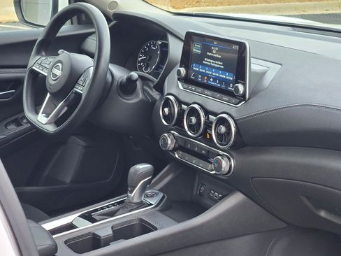 Used 2024 Nissan Sentra SV image 7