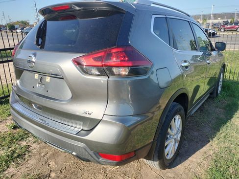 Used 2018 Nissan Rogue SV FWD image 4