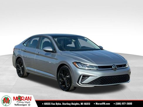 Certified 2025 Volkswagen Jetta SE w/ Sunroof Package FWD image 7