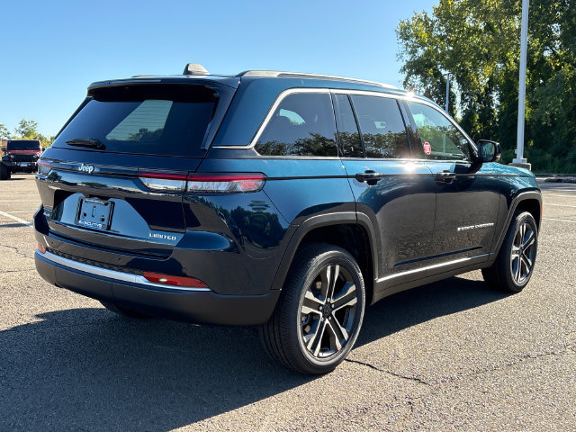 New 2027 Jeep Grand Cherokee Limited AWD/4WD image 2