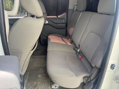 Used 2018 Nissan Frontier SV w/ Value Truck Package RWD image 7