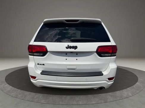 Used 2018 Jeep Grand Cherokee Altitude AWD/4WD image 6