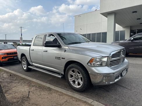 Used 2015 RAM 1500 Lone Star RWD image 1