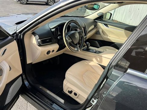 Used 2017 Maserati Levante w/ Luxury Package image 16