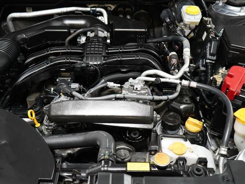 Used 2025 Subaru Outback AWD/4WD image 25