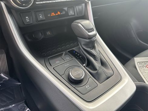 Used 2023 Toyota RAV4 SE image 23