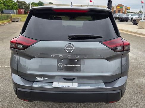 Used 2026 Nissan Rogue SV FWD image 10