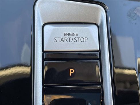 Used 2025 Volkswagen Atlas SEL Premium R-Line image 29