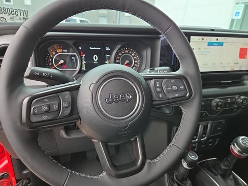 Used 2025 Jeep Wrangler Sport AWD/4WD image 21
