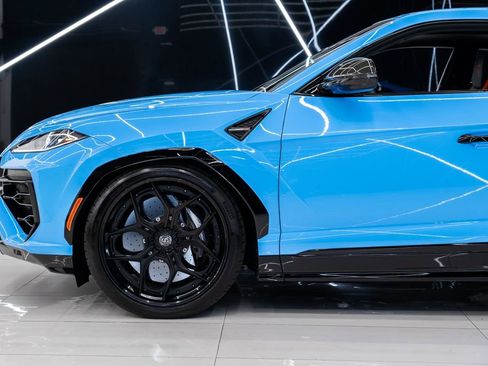 Used 2025 Lamborghini Urus SE AWD/4WD image 26